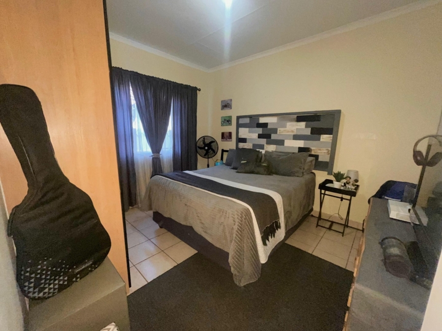 4 Bedroom Property for Sale in Waterval East North West